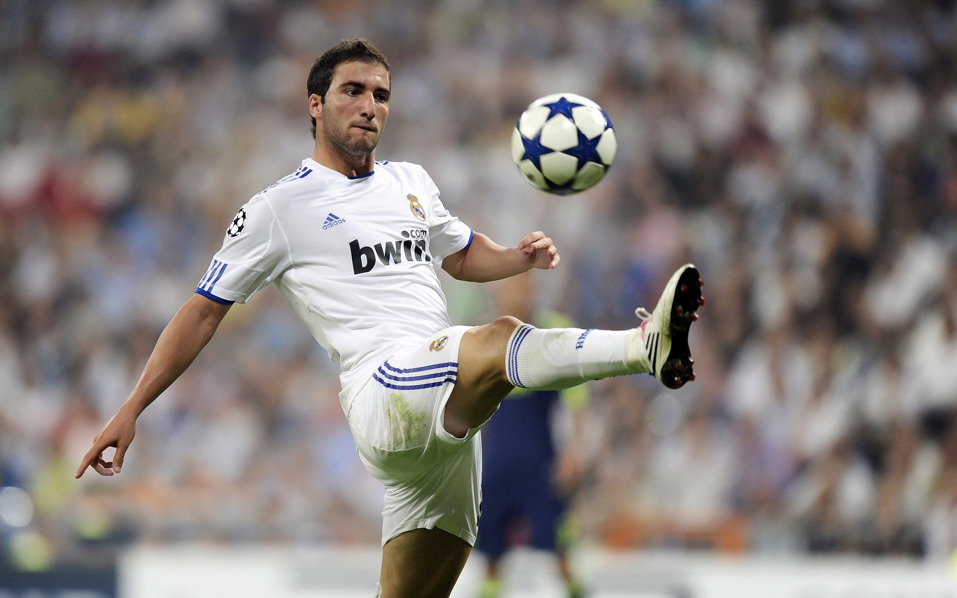 欧冠淘汰赛焦点战，突尼斯式压制战术如何让几内亚窒息